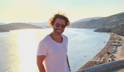 «Κομμάτι της ψυχής μου, καλοκαίρι και χειμώνα»: To Ναύπλιο του τραγουδιστή Άγγελου Ανδριανού