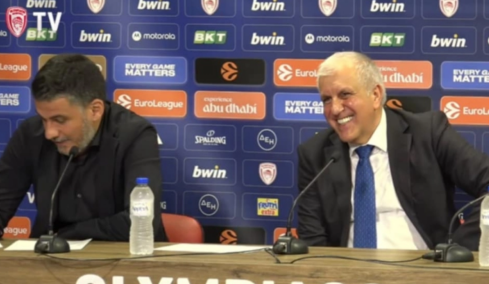 Ο Ομπράντοβιτς διόρθωσε στα ελληνικά τη μετάφραση που έκανε ο team manager του Ολυμπιακού - Δείτε βίντεο
