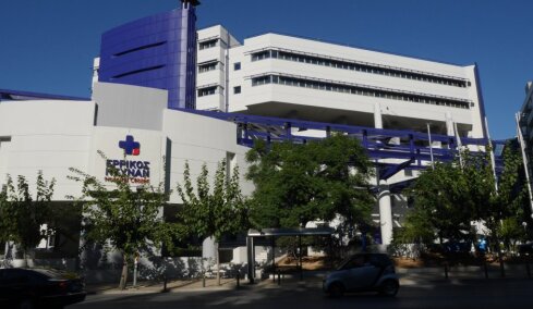 Ρομποτικό άλμα του «Ερρίκος Ντυνάν» με το μοναδικό στην Ελλάδα χειρουργικό σύστημα Da Vinci 5

