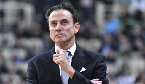 Πιτίνο: «Δεν σκέφτομαι την αποχώρηση, θέλω να μείνω στο μπάσκετ όσο μπορώ»