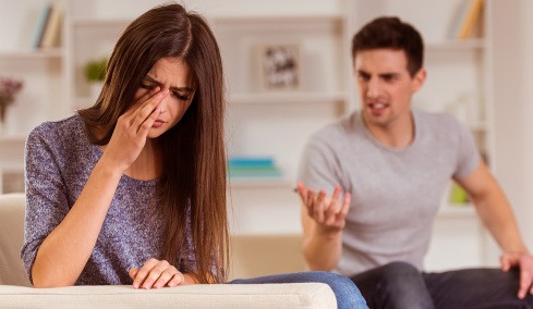 Ανακαλύψτε πόσα χρόνια ζωής μας «κόβει» η μουρμούρα και η γκρίνια