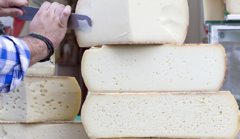 Στη κορυφή του κόσμου η Γραβιέρα Νάξου ΠΟΠ που το 2026 θα «ταξιδεύει» σε 20 χώρες