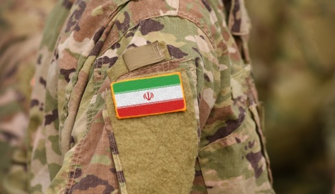 Οι Φρουροί της Επανάστασης προειδοποιούν ΗΠΑ και Ισραήλ: «Είμαστε με το δάχτυλο στη σκανδάλη»