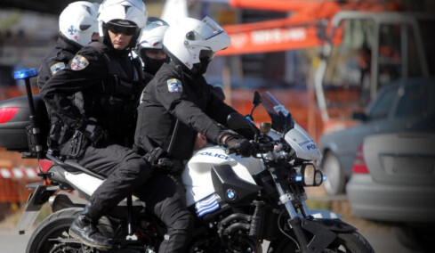 Συνελήφθη 14χρονος μαθητής στο Νέο Ηράκλειο που είχε πάνω του μαχαίρι 29 εκατοστών και στιλέτο πεταλούδα
