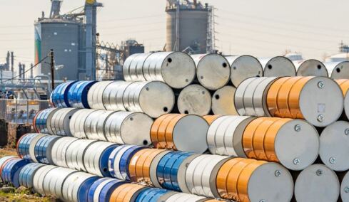 Πετρέλαιο: Ελεύθερη πτώση με φόντο το άνοιγμα των Στενών του Ορμούζ - Στα 90 δολάρια το Brent