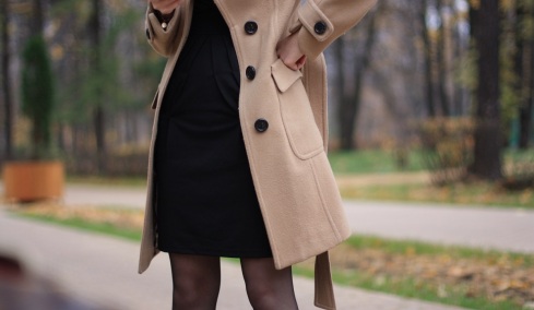 Το άγνωστο τρικ για να δένουμε κομψά τη ζώνη του παλτό μας: Δείτε το βίντεο