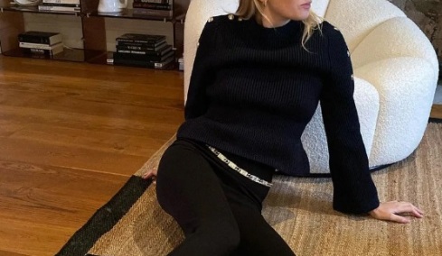 Αν τα σχέδια σας περιλαμβάνουν ξεκούραση και binge watch αγαπημένων σειρών, αυτό είναι το μόνο ρούχο που θα χρειαστείτε