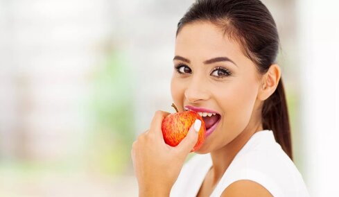 Nόσος Αλτσχάιμερ: Η διατροφή που «σβήνει» 18 χρόνια από το μυαλό και το ξανανιώνει