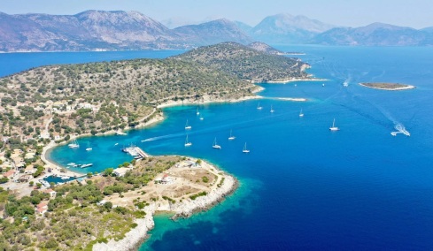Το κρυφό διαμάντι του Ιονίου όπου δεν υπάρχουν αυτοκίνητα και η ζωή κυλά σαν να έχει σταματήσει ο χρόνος