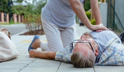 Καρδιακή ανακοπή: Δύο συμπτώματα που προειδοποιούν 24 ώρες νωρίτερα
