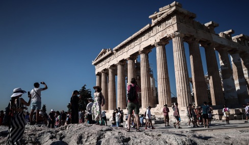 Ελλάδα-Ισπανία 1-0: Οι Βρετανοί επιλέγουν τη χώρα μας για τις διακοπές τους