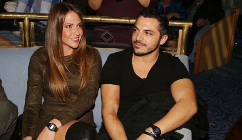 Κώστας Δόξας: Συνελήφθη η πρώην σύζυγός του μετά από μήνυση επειδή δεν φόρεσε κράνος στην κόρη τους