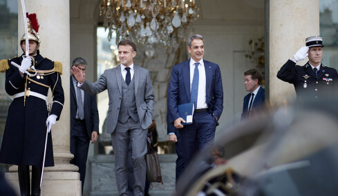 Le Monde: «Απροσδόκητη ωφέλεια» για τη Γαλλία η απόφαση της Ελλάδας να αποπληρώσει πρόωρα δάνειο ύψους €1,1 δισ.