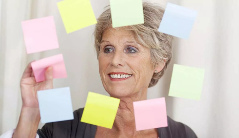 Άνοια: Πέντε μικρά σημάδια που προμηνύουν έναν μεγάλο κίνδυνο