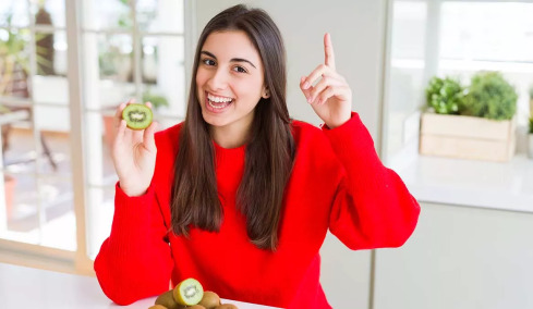 Πρωτεΐνη δεν έχει μόνο το κρέας – Ανακαλύψτε 8 φρούτα με πρωτεΐνη και βάλτε τα στο πιάτο σας