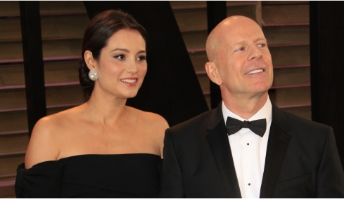 Η Έμα Χέμινγκ νοσταλγεί τα Χριστούγεννα που περνούσε με τον Μπρους Γούιλις: «Αγαπούσε αυτή την εποχή του χρόνου»