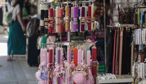 Μεγάλο Σάββατο: Το ωράριο των καταστημάτων, τι ώρες θα λειτουργήσουν και πότε κλείνουν τα σούπερ μάρκετ