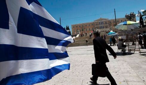 Bloomberg: Η Ελλάδα στην τετράδα των χωρών που θα εμφανίσουν πλεόνασμα φέτος – Δανείζεται φθηνότερα από Γαλλία, Ιταλία