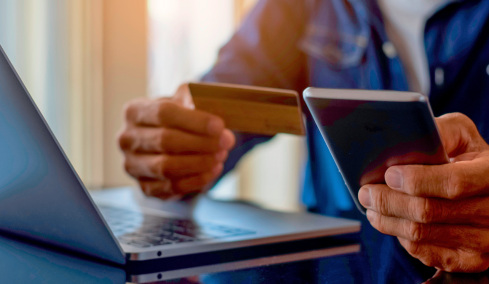 Οκτώ στους 10 Έλληνες κάνουν αγορές από online πλατφόρμες χωρών εκτός ΕΕ όπως Temu και Shein
