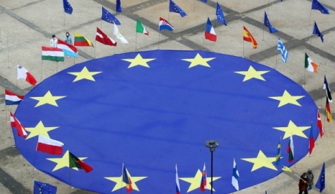 Bloomberg: Πόσο θα αντέξει η Ευρωζώνη την οικονομική πίεση που προκαλεί ο πόλεμος στο Ιράν