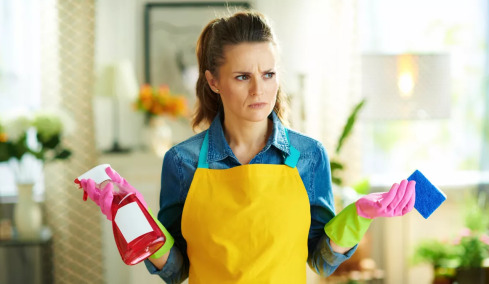 Σίγουρα καθαρίσατε το σπίτι; Ανακαλύψτε 7 εστίες μικροβίων που πάντα περνούν απαρατήρητες