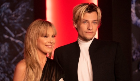 Η Μίλι Μπόμπι Μπράουν έκλεισε τα 22 και δηλώνει ευγνώμων για τον σύζυγο και την κόρη τους