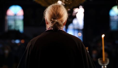 Σε δίκη αρχιμανδρίτης και πρώην ιερέας στη Θεσσαλονίκη για απάτη 1,3 εκατ. ευρώ: Πιστός κατέθεσε ότι του έταξαν θέση στη Μητρόπολη για να τους δώσει λεφτά
