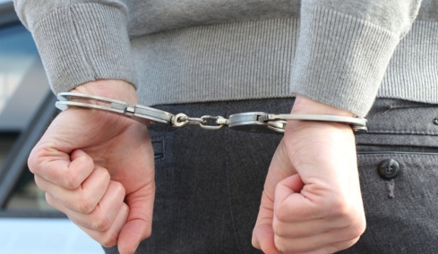 Σύλληψη 88χρονου στα Γρεβενά για πρόκληση πυρκαγιάς από αμέλεια: Έκανε εργασίες με τροχό
