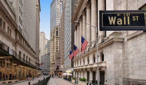 Μικρές απώλειες στη Wall Street: Κομβικός ο ρόλος των πετρελαϊκών τιμών
