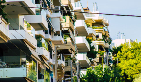 Ράλι στην κτηματαγορά: Στο 3,1 δισ. ευρώ το 2025 οι αγοραπωλησίες ακινήτων
