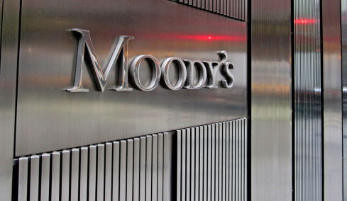Moody’s: Ισχυρότερες οι ελληνικές τράπεζες από τις υπόλοιπες ευρωπαϊκές – Οι στρατηγικές για 2026-2028