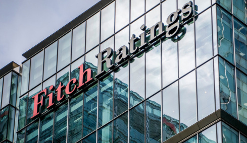 Σε υψηλότερο σκαλί της επενδυτικής βαθμίδας η ελληνική οικονομία, αναβαθμίστηκε σε «ΒΒΒ» από τον οίκο Fitch