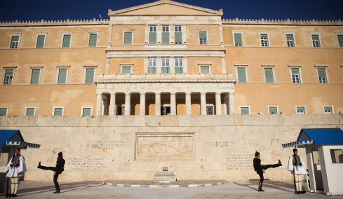 Το ΠΑΣΟΚ εναντίον της τροπολογίας για τον Άγνωστο Στρατιώτη - Κατέθεσε ένσταση αντισυνταγματικότητας!