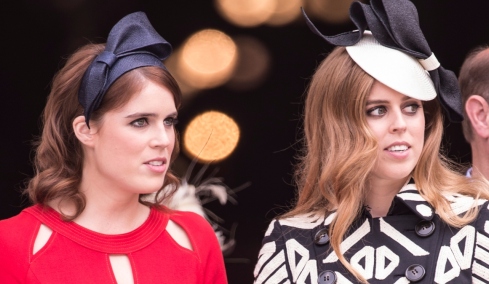 Ο Κάρολος δεν αφαίρεσε τους τίτλους από τις κόρες του Άντριου, Βεατρίκη και Ευγενία – Γιατί η απόφαση μπορεί να του γυρίσει μπούμερανγκ