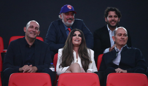 Στο ΣΕΦ για τον αγώνα του Ολυμπιακού με τη Ζαλγκίρις η Κίμπερλι Γκιλφόιλ - Δείτε φωτογραφίες 