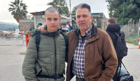 «Αύριο θα πάμε να ρίξουμε χειροβομβίδες, σιγά μη χάσω το πανηγύρι»: Τα τελευταία λόγια του 19χρονου Ραφαήλ στον πατέρα του (βίντεο)