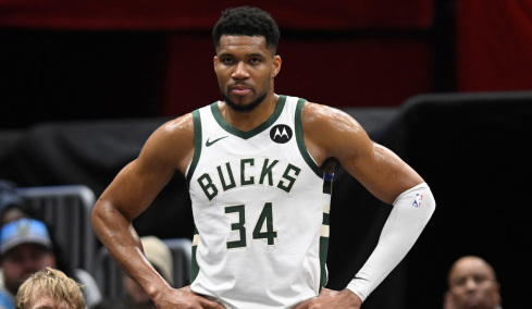 Πανικός στους Μπακς: Μετά την ήττα από τους ουραγούς, ο Αντετοκούνμπο διέγραψε σχεδόν όλες τις φωτογραφίες του με τη φανέλα του Μιλγουόκι από τα social media