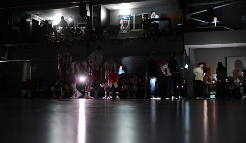 Μπλακ άουτ από την κακοκαιρία στον τελικό του Λιγκ Καπ βόλεϊ μεταξύ Ολυμπιακού και ΠΑΟΚ, δείτε βίντεο με την στιγμή που πέφτει το ρεύμα