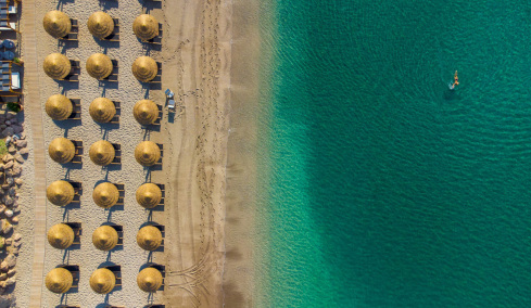 Η μάχη για την Ακτή Βουλιαγμένης:  Φάις, CVC, Χόλτερμαν-Μελισσανίδης και Γεωργάτος («Γρηγόρης») οι διεκδικητές, αρχές του 2026 ο προτιμητέος επενδυτής 
