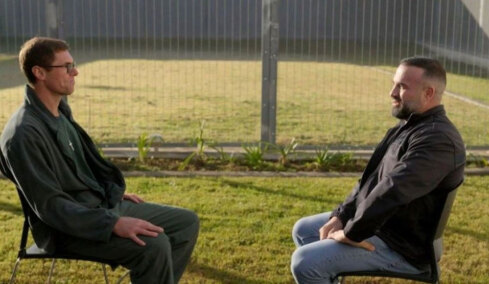 Πατέρας συναντά στη φυλακή τον άνθρωπο που σκότωσε τα τρία παιδιά του