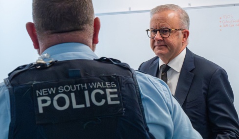 Αλμπανέζι: Κίνητρο της επίθεσης στην παραλία Μπόνταϊ μοιάζει να ήταν η ιδεολογία του ISIS 