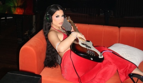 Ανατροπή με τη δολοφονία της τραγουδίστριας Delarosa: Πώς παιδικοί της φίλοι της έστησαν ενέδρα θανάτου