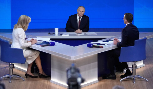 Eπίθεση Πούτιν στους Ευρωπαίους για τα ρωσικά κεφάλαια: «Ληστές που θα έχουν σοβαρές συνέπειες», δείτε live τη συνέντευξή του