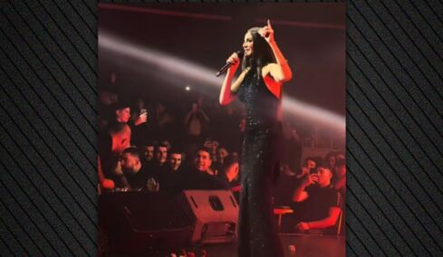 Ρία Ελληνίδου: Το σεξιστικό σύνθημα σε εμφάνιση της τραγουδίστριας - «Άμα πάρω την παντόφλα, ξέρετε τι θα κάνω;»