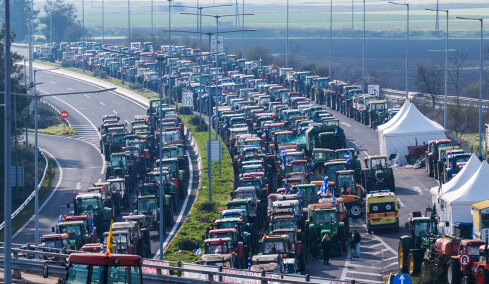 Ζημιά, οργή και ταλαιπωρία,  έως  50% οι ακυρώσεις  στον τουρισμό λόγω των μπλόκων - «Η ηπειρωτική Ελλάδα ματώνει», λένε οι επαγγελματίες