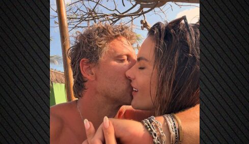 Οι τρυφερές στιγμές της Αλεσάντρα Αμπρόσιο και του Μπακ Πάλμερ από το ταξίδι τους στη Βραζιλία