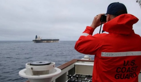 Οι ΗΠΑ χτυπούν τη «σκιώδη» ναυτιλία της Βενεζουέλας σε Ατλαντικό και Καραϊβική: Η Ρωσία αντιδρά, η Κίνα προειδοποιεί