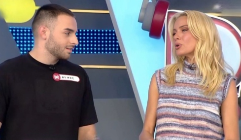 Απίθανος παίκτης στο Ρουκ Ζουκ φλέρταρε τη Μακρυπούλια μετά από χειροφίλημα: «Ας φάω τα νιάτα μου ρε Ζέτα, θα φύγουμε μαζί με σένα»