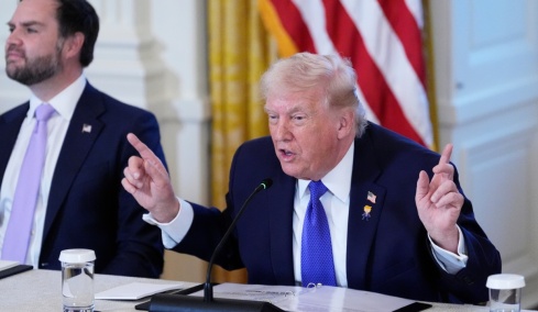 Τραμπ: Οι ΗΠΑ πρέπει να κατέχουν τη Γροιλανδία για να αποτρέψουν τη Ρωσία και την Κίνα από το να την καταλάβουν 