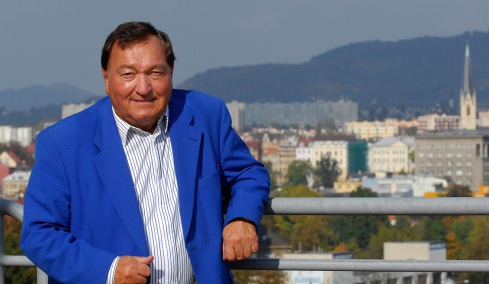 Ο Έριχ φον Ντένικεν πίστευε ότι οι εξωγήινοι έχτισαν τις πυραμίδες: Ποιος ήταν ο συγγραφέας που πέθανε στα 90 του, υποστηρίζοντας ότι «η αλήθεια είναι εκεί έξω»